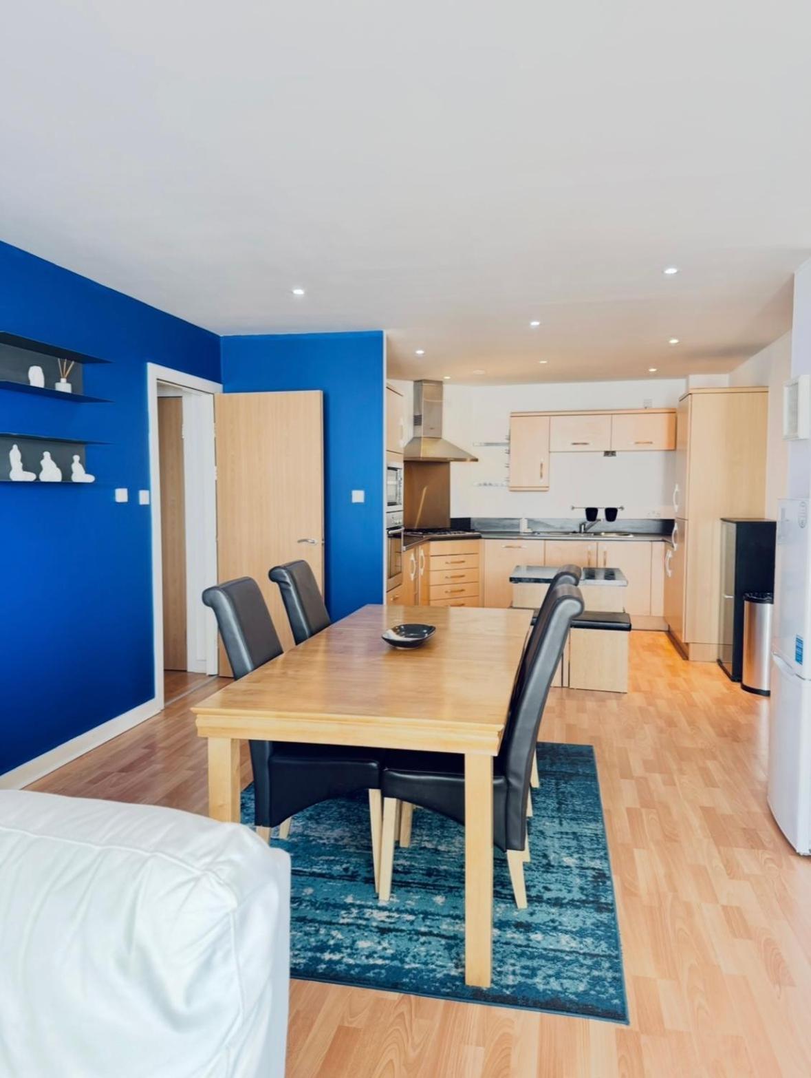 Modern Two Bedroom Apartments Эдинбург Экстерьер фото