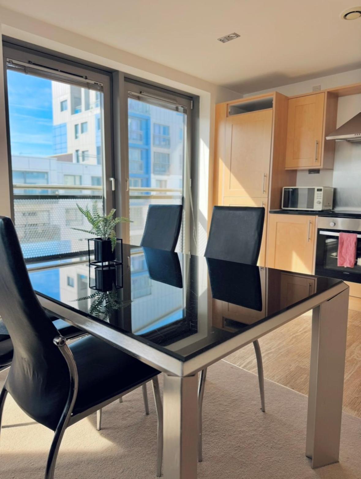 Modern Two Bedroom Apartments Эдинбург Экстерьер фото